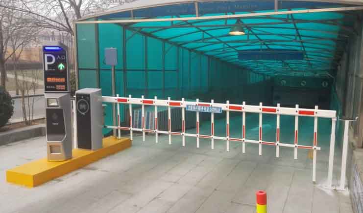 小区旧停车场系统还能用，为啥要换新的？