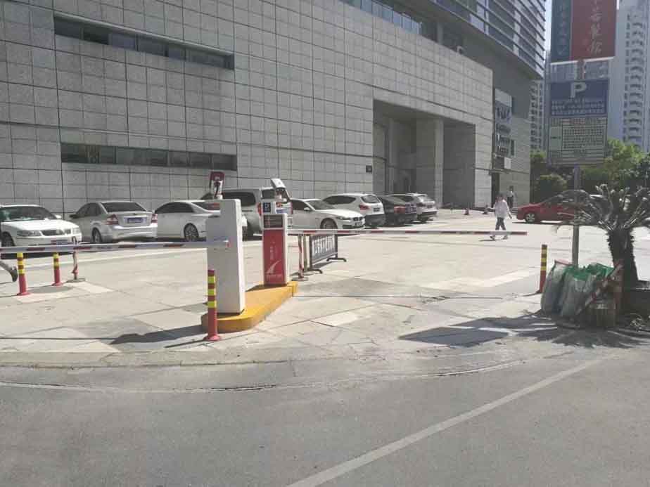 充分发挥智能停车场系统优势，满足不同场所的停车需求