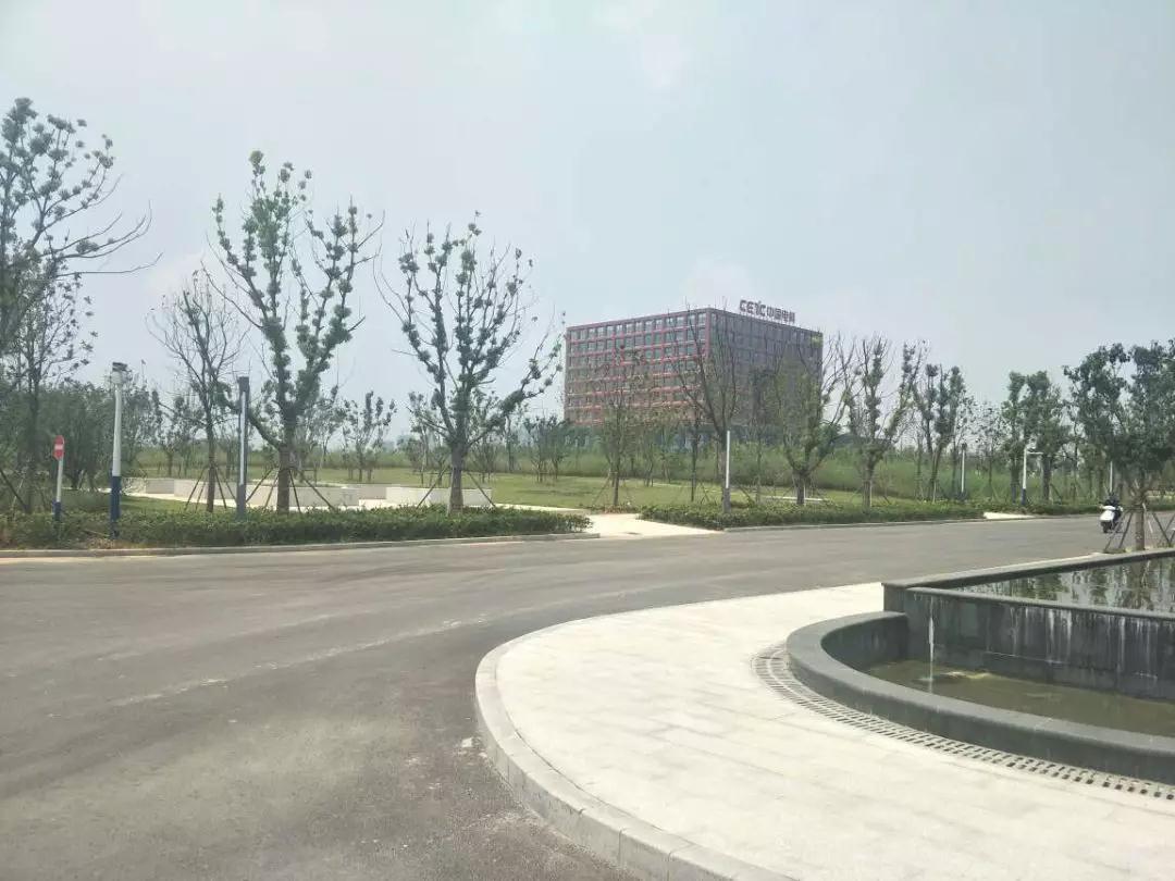 【乐天堂fun88案例】乐天堂fun88首例地磁车位引导系统，进驻安徽中电科博微产业园