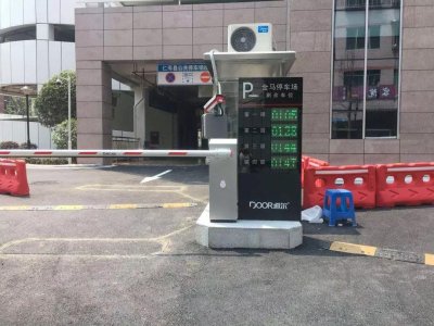 【工程案例】乐天堂fun88停车场整套车牌识别系统进驻四川仁寿公共停车场