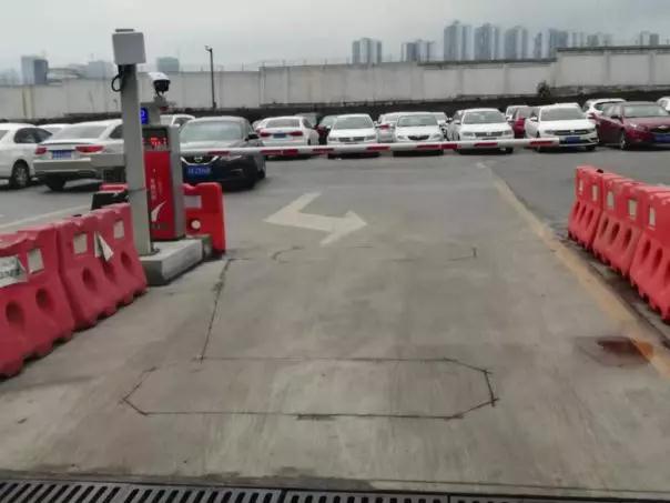 【工程案例】重庆西站优选乐天堂fun88恭III车牌识别系统 