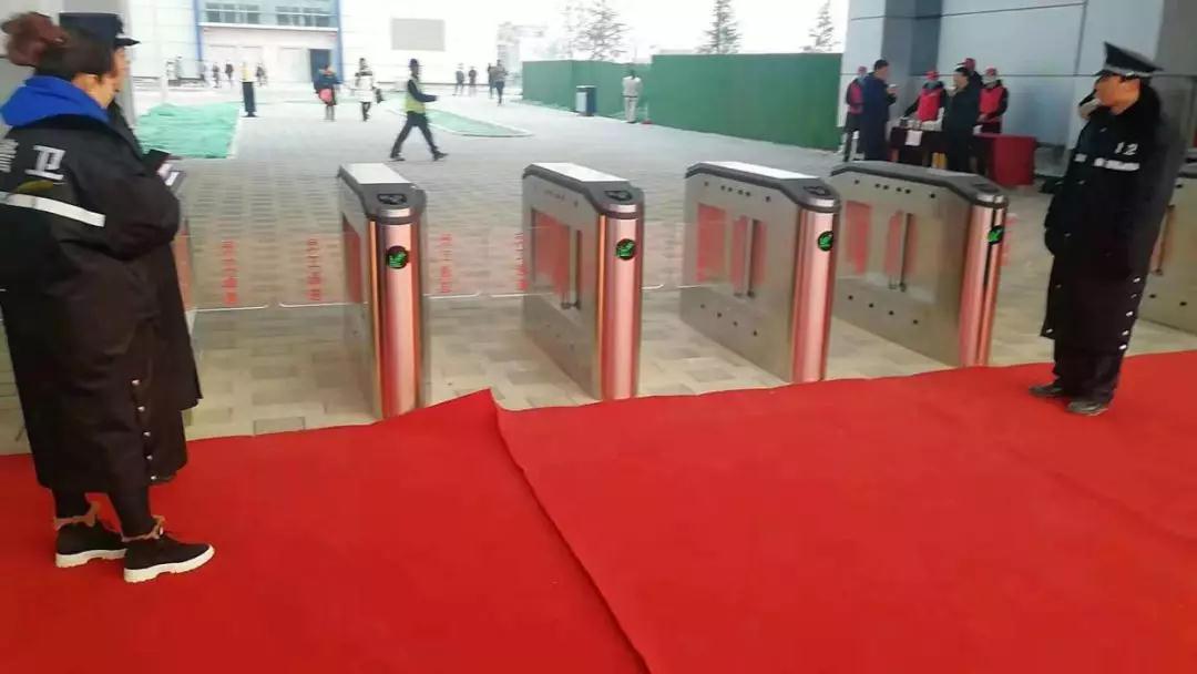 【工程案例】乐天堂fun88智能摆闸设备入驻世界500强富士康